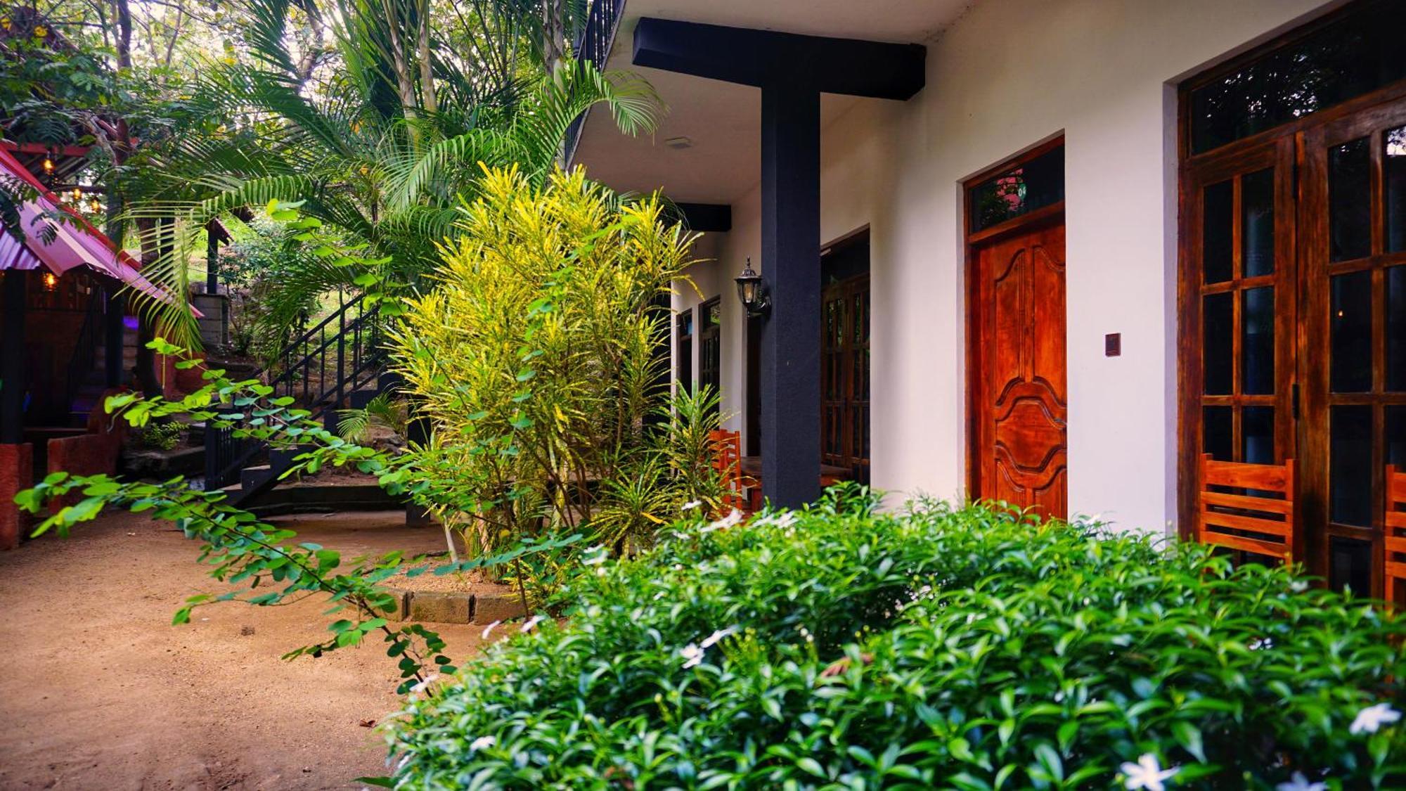 Village & Restaurant * Dambulla