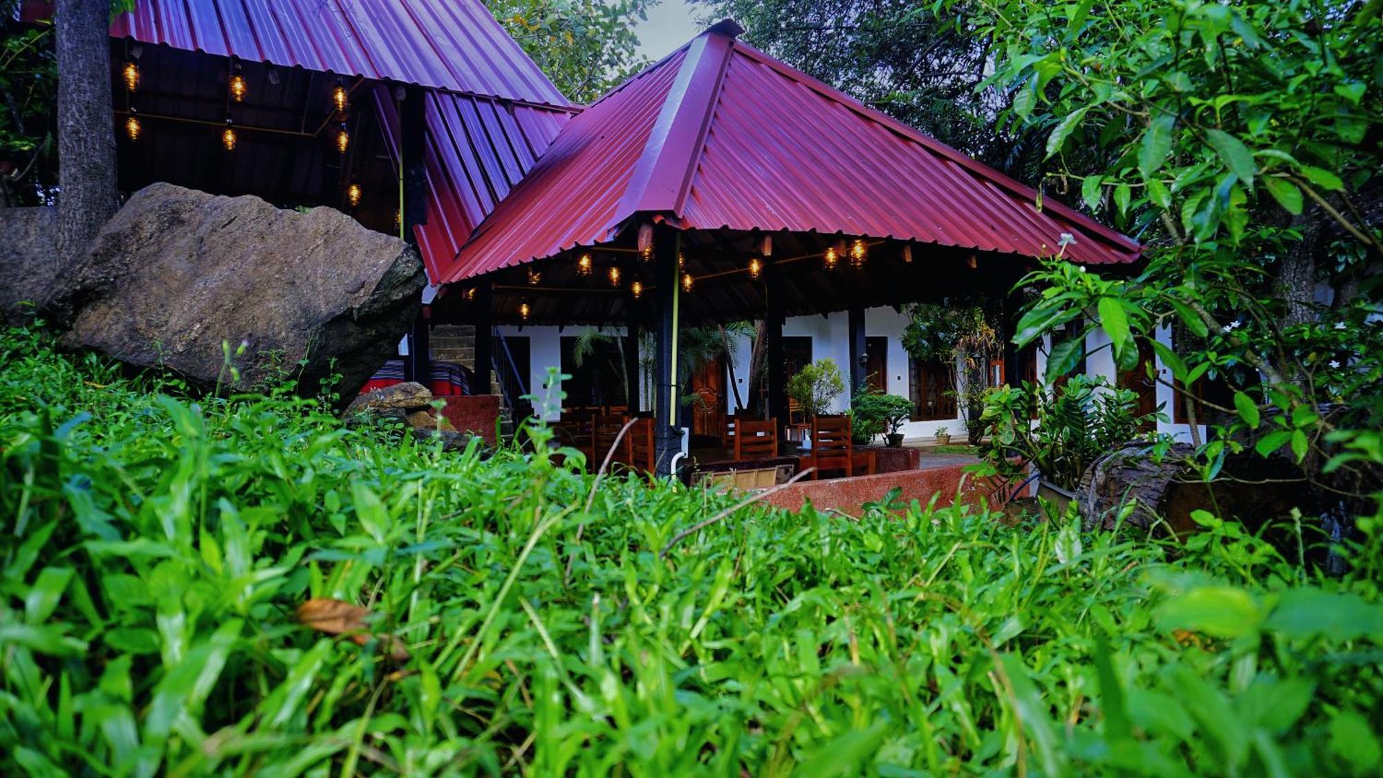 Village & Restaurant * Dambulla