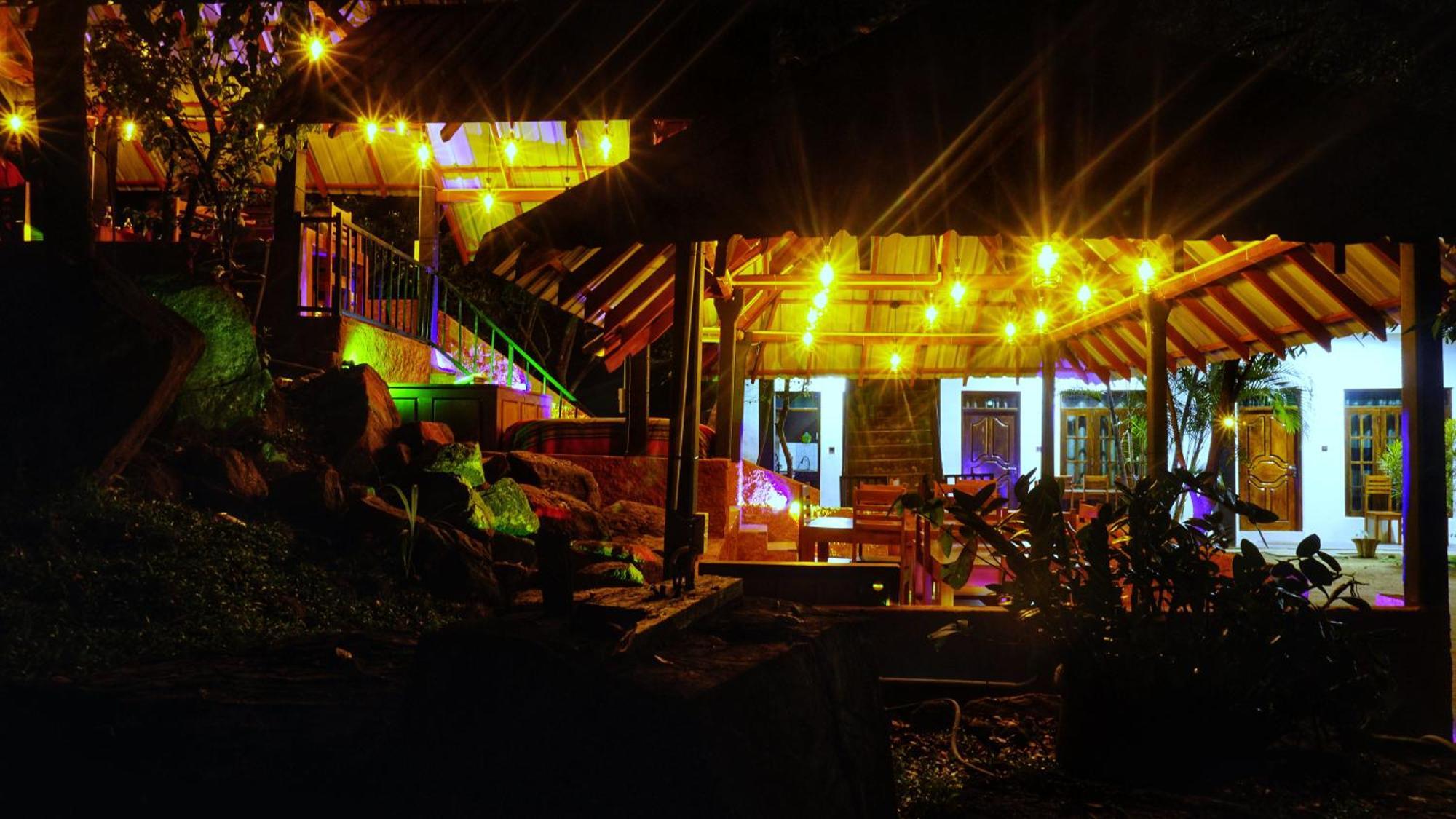 Village & Restaurant Dambulla